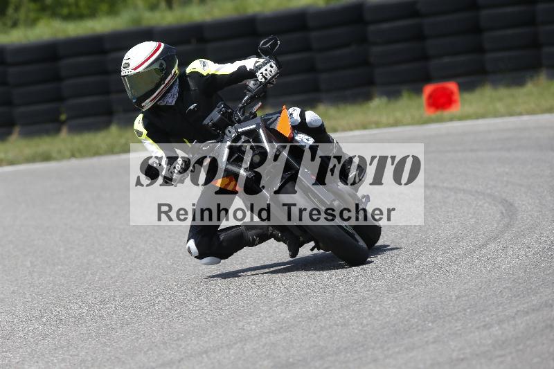 Archiv-2025/27 12.06.2025 Ducati Schweiz Trackday Warmup  ADR/gruen-vert/29